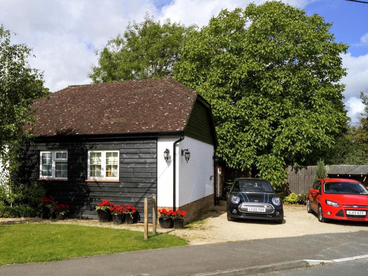 The Walnut, Meopham - A Private Retreat Rural Location Villa Kültér fotó